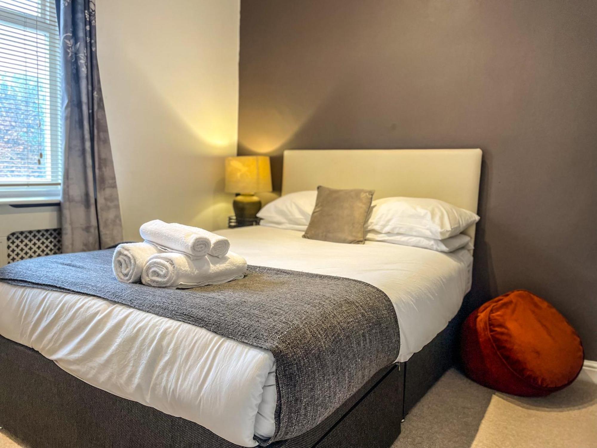 Victorian Refuge-City Centre-3Bedroom House แคนเทอร์เบอรี ภายนอก รูปภาพ